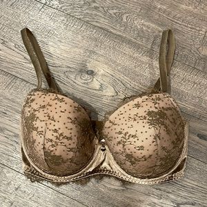 Stunning Lace Bra w Velvet Straps - 32DDD